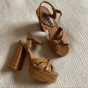 Alice and Olivia Platforms